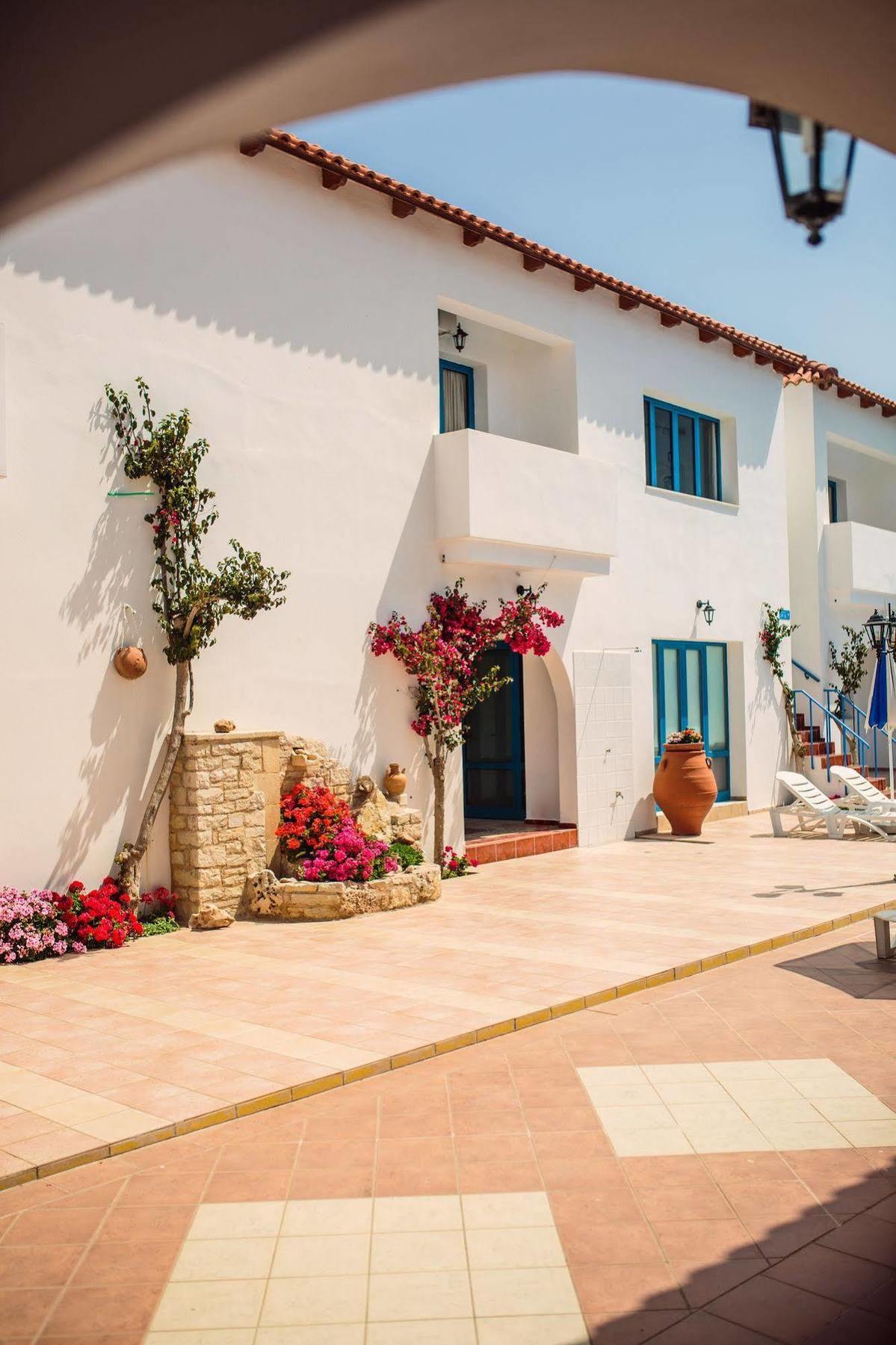 Iliana Apartments ゲオルギオポリス エクステリア 写真